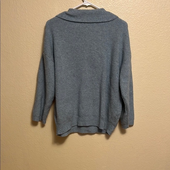 Gray Blue V-Neck Knit Sweater - Picture 2 of 3